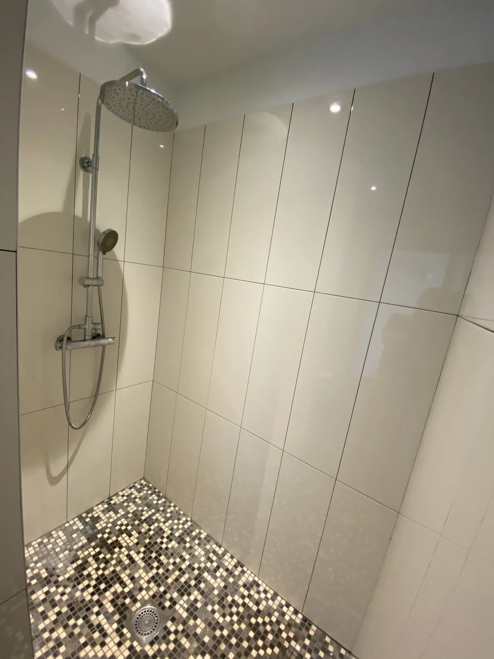 Grande douche à l'italienne